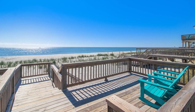 Gorgeous Ocean Front Home, Steps to the Water, Dog Friendly, Sleeps 10