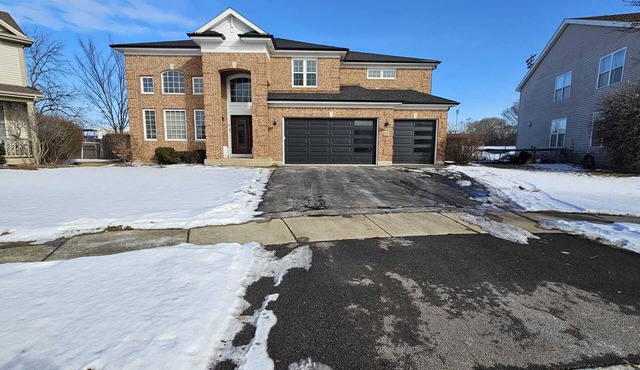 Grand 5BR, 4.5BA Game Rm, Near O’Hare, & Down Town