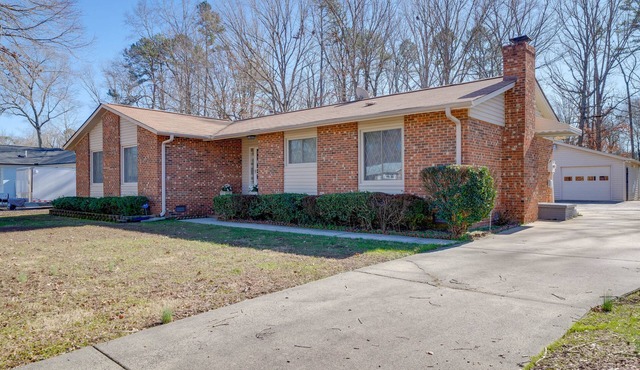 Group-Friendly Durham Home 6 Mi to Duke University in Durham