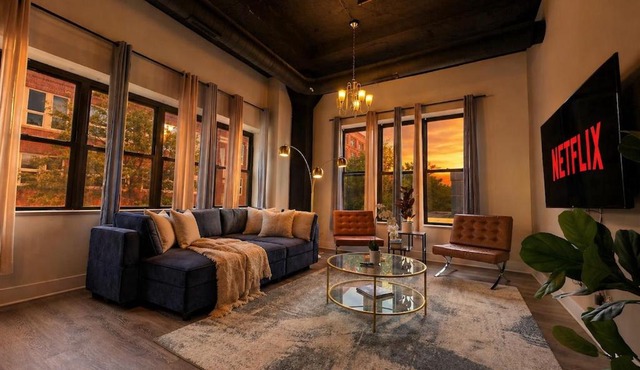 Group Friendly Spacious 3BR Suite with Optional Parking and Gym Access Sleeps 10 Guest Near McCormick Place and Soldier Field