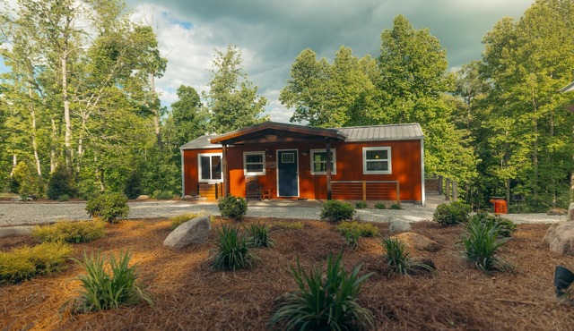 Guest Favorite! 1BR/1BA Romantic with Hot Tub & Fire Pit