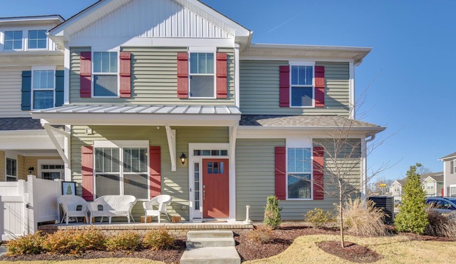 Hampton Condo: By Convention Center & Coliseum!