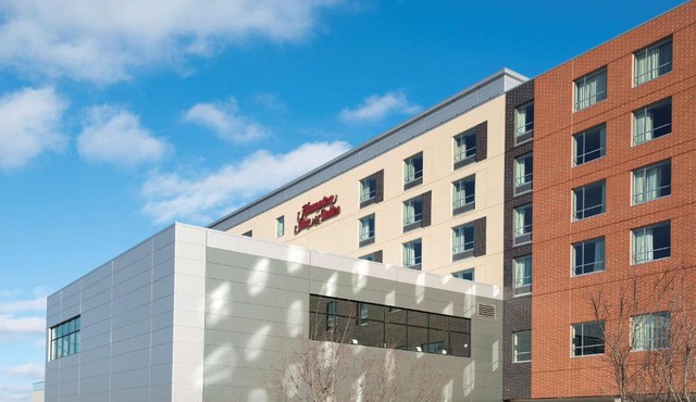 Hampton Inn & Suites Grand Rapids Downtown