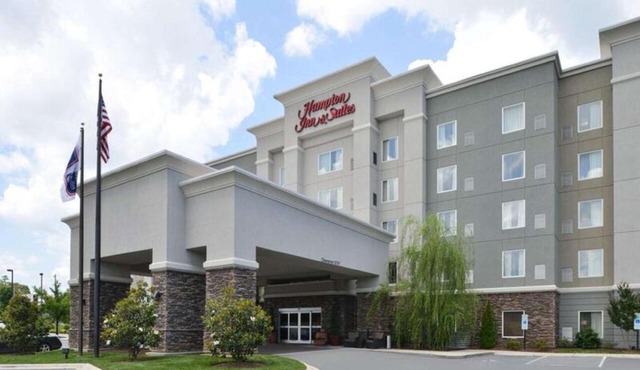 Hampton Inn & Suites Greensboro/Coliseum Area