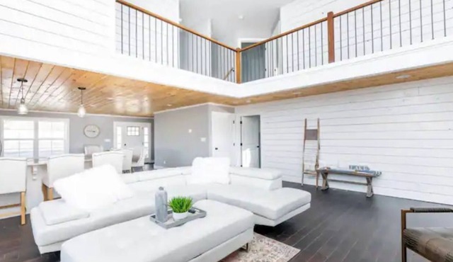 *Heart of Nolin Lake*Hot Tub*Balcony*Lake Front*