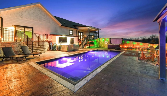 Heated Pool Backyard Oasis | Pickleball-Basketball