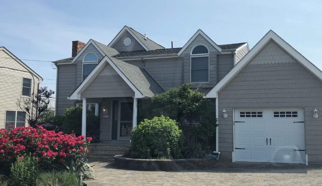 * Hidden Gem In Ship Bottom NJ, 5 bedroom, 2 Bath house in Ship bottom