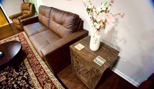 Hidden Riverfront Gem - Noblesville - Sleeps 6