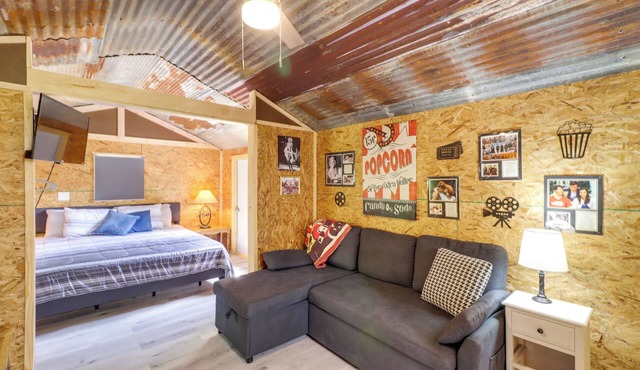 Higden Studio w/Private Deck < 1 Mi to Lake! in Higden