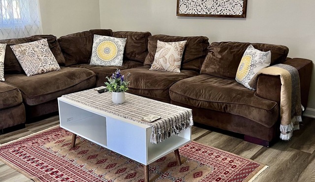 High point home 5 mins away from HPU & downtown