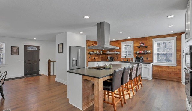 Hillside Hideout - Spacious 5-bedroom house in peaceful Warsaw