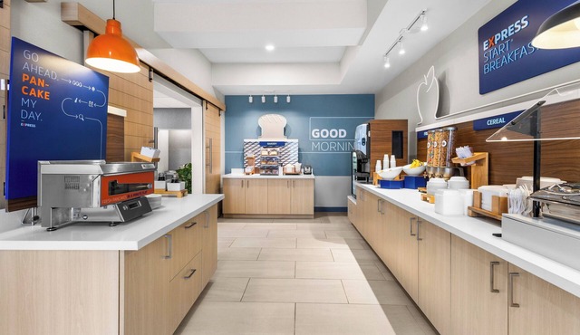 Holiday Inn Express Hotel & Suites Van Wert by IHG