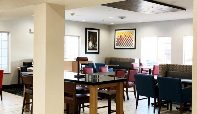 Holiday Inn Express & Suites Harrison by IHG