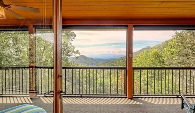 Holler Hideaway a 5BR Mountain Retreat