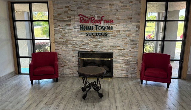 HomeTowne Studios By Red Roof Birmingham