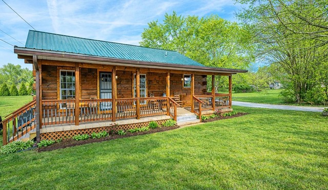 Hoots Hideaway | Porch Fire Pit Prime Location