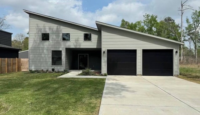 House in Conroe in Conroe