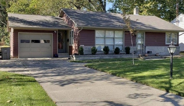 Huddle, Cuddle, and Boiler Up - Steps from Purdue Campus