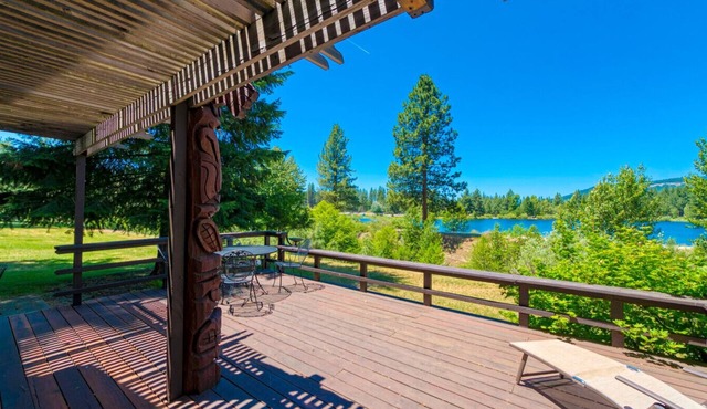Impressive Mill Pond Views, Tasteful Upgrades, Redwood Deck in Graeagle