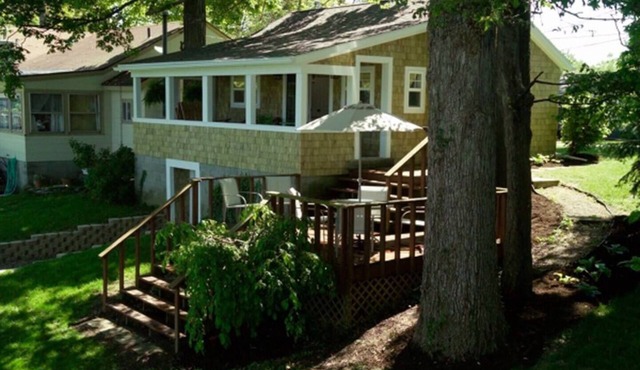 Indian Lake Treehouse Waterfront Cottage