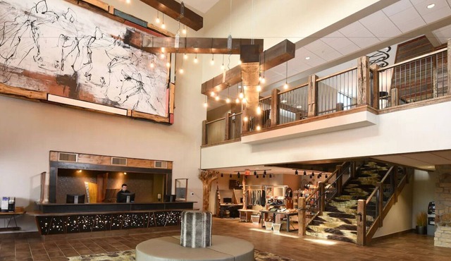 Junior Theme, Stoney Creek Tulsa, Whirlpool, Living Area | 2 Units in Broken Arrow