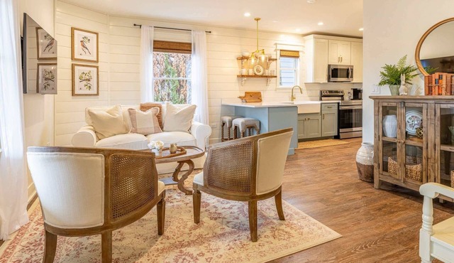 Kildahl House - Boutique Farmhouse Suite #1