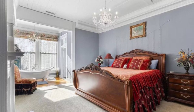 King Bed Retreat | Anderson Home w/Yard & Events