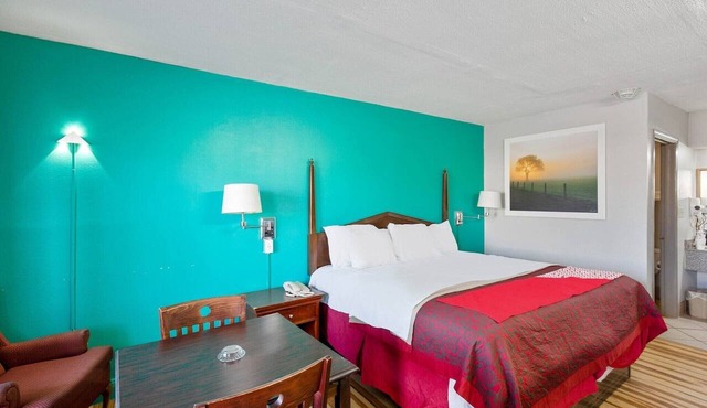 King Bed |Smoking |Columbia
