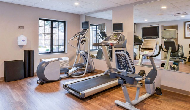 King Studio w/Full Kitchen & Breakfast Buffet