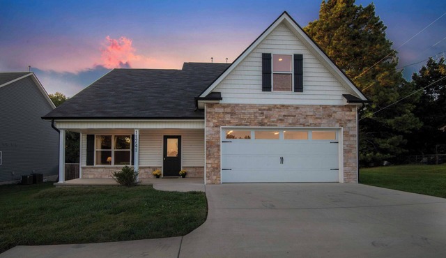 Knoxville Group House with Game Area