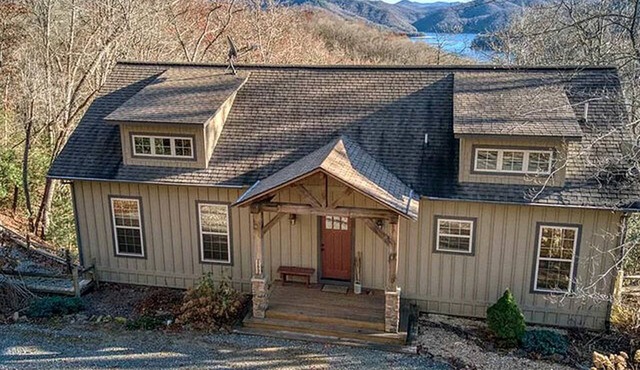Lake Cabin Fully Equipped Ideal for Big Families in Topton, North Carolina