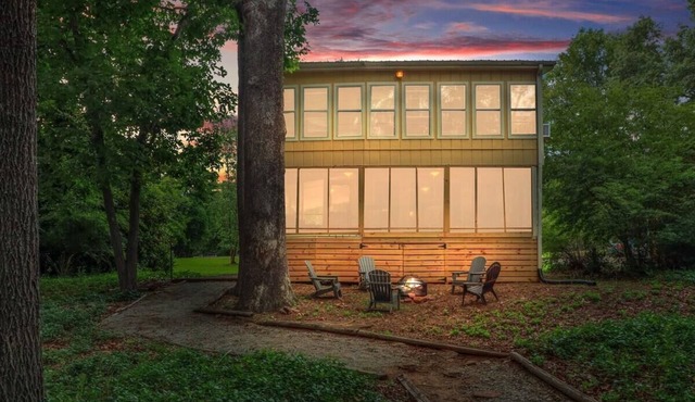 Lake Hartwell | Dock + Porch | Sleeps 9