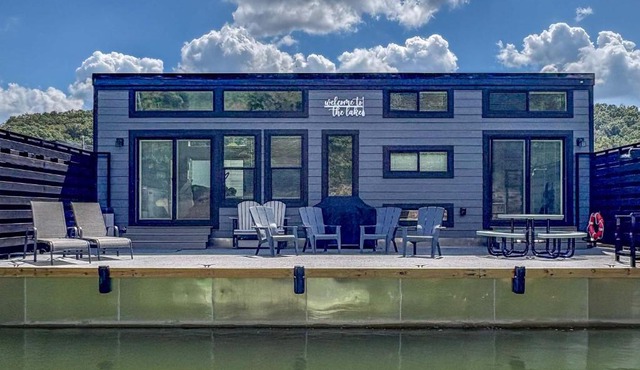 Lake-It-Easy Floating House on Lake Cumberland