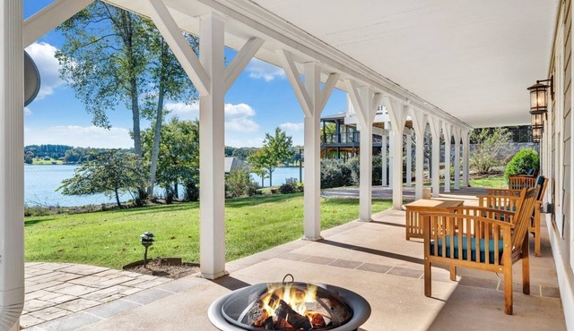 Lake Paradiso - Lakefront Home with Private Dock