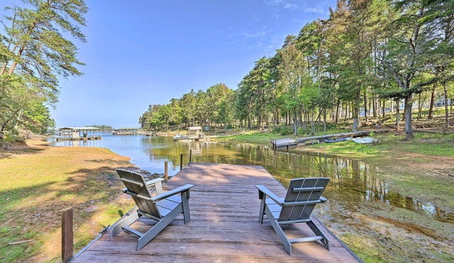 Lakefront Anderson Paradise: Dock, Fire Pit!