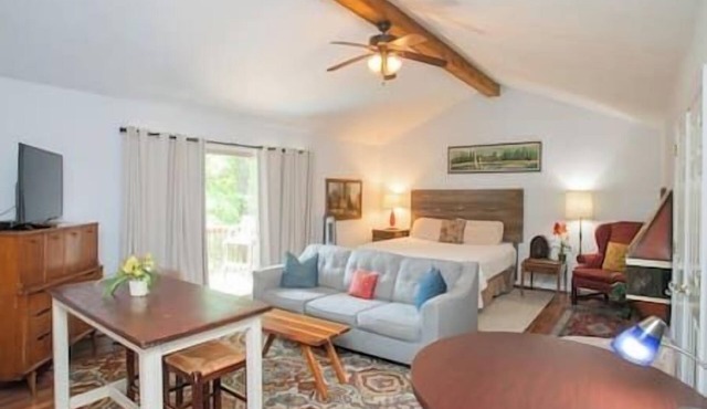 Lakeside Cabin Retreat - Boating, Swimming