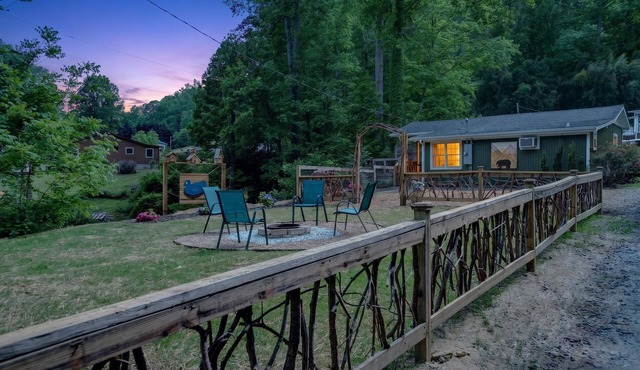 Lamb Mountain Retreat - Pets Welcome!