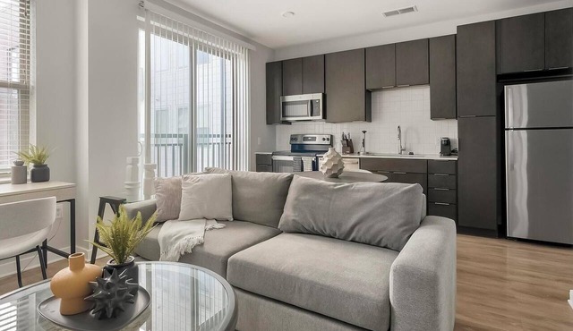 Landing | Amazing 1BD, Yoga Studio, Courtyard