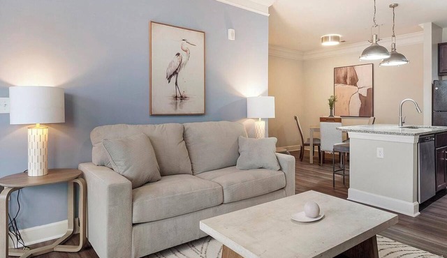 Landing | Amazing 2BD, Gym, Pool