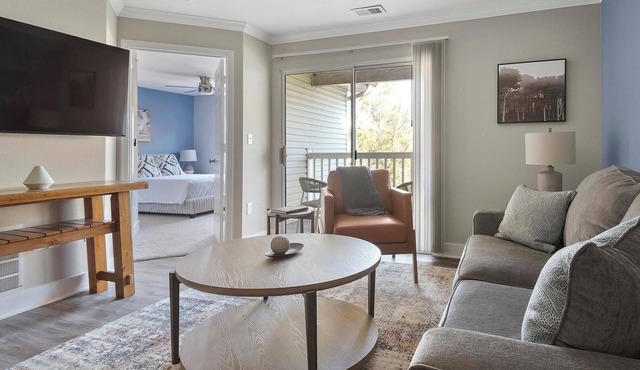 Landing | Amazing 2BD, Pool, Gym