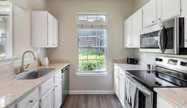 Landing at Brassfield Park Apartments - 1 Bedroom in North Greensboro