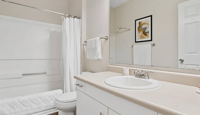 Landing at Brassfield Park Apartments - 2 Bedrooms in North Greensboro