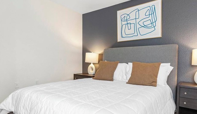 Landing at Island Club - 1 Bedroom in Downtown Fort Wayne