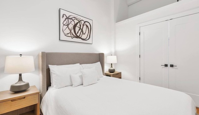 Landing at The American Spinning Mill - 2 Bedro.