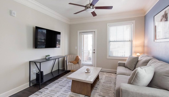 Landing | Beautiful 1BD, Gym, Pool