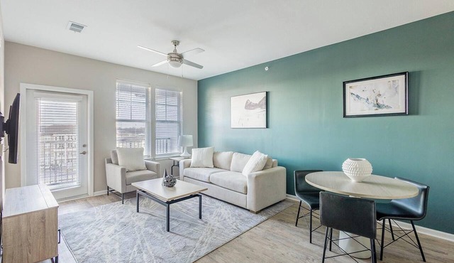 Landing | Beautiful 1BD, Pool, Gym