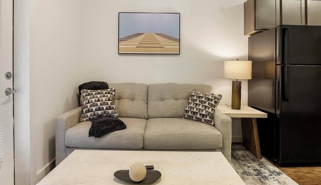 Landing | Chic 1BD, Clubhouse, Pool