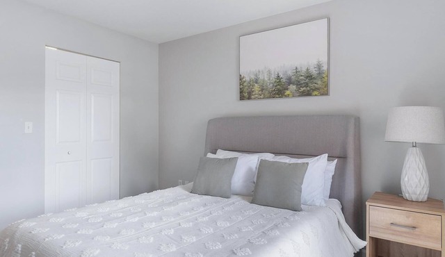 Landing | Chic 1BD, Gym, Pool