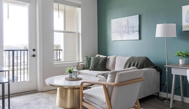 Landing | Chic 1BD, Gym, Pool