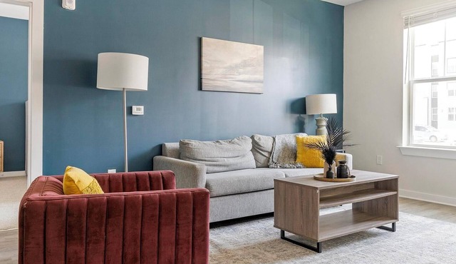 Landing | Chic 2BD, Gym, Pool